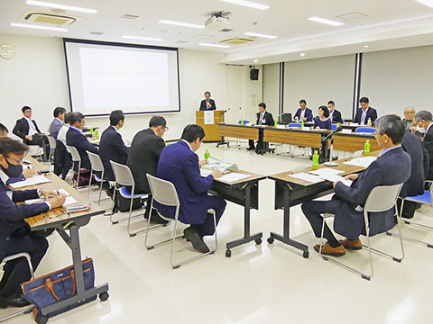 学識経験者や流域沿川市町が出席