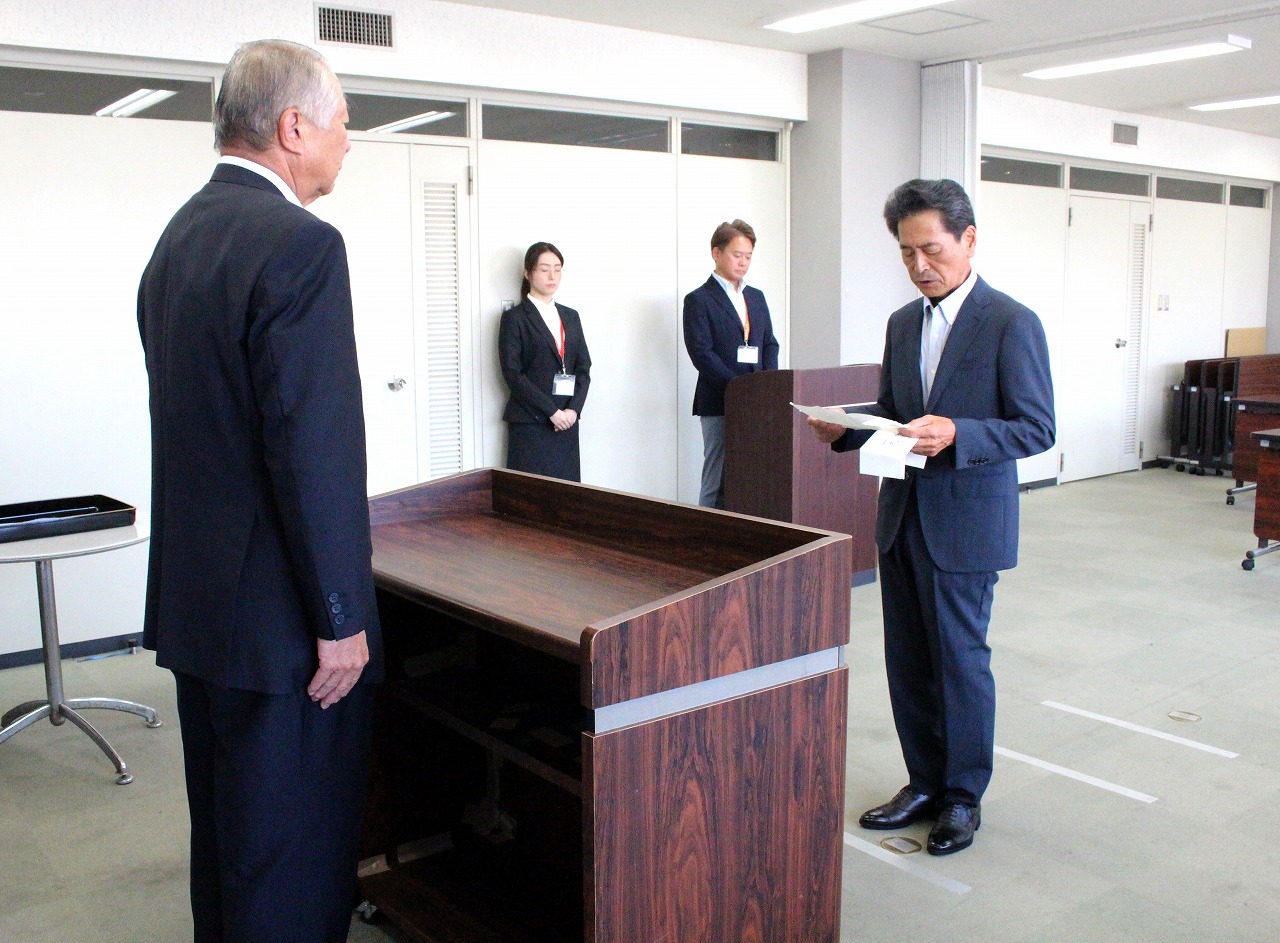受賞者代表謝辞を述べる伊藤代表取締役