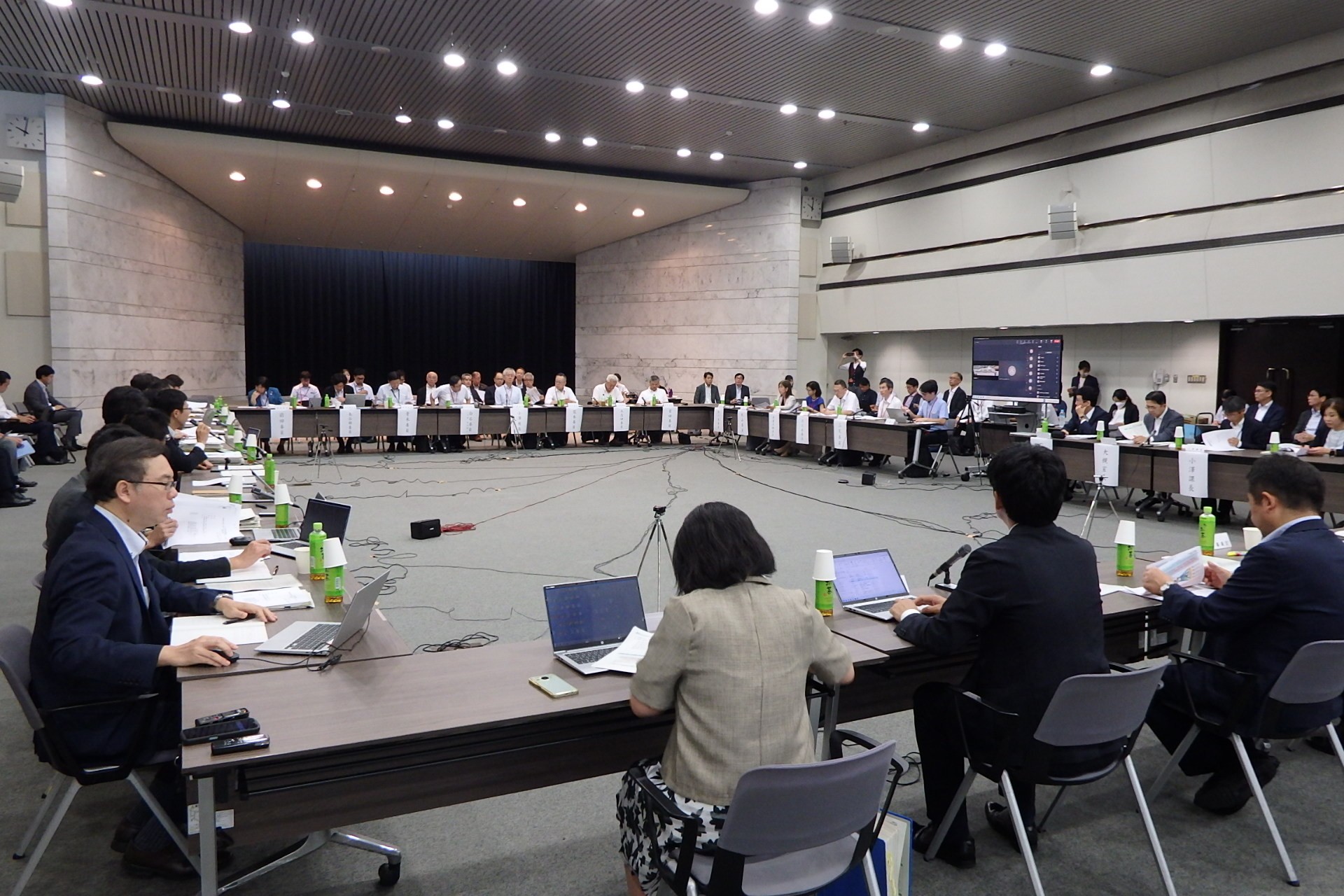 労務費の基準について議論