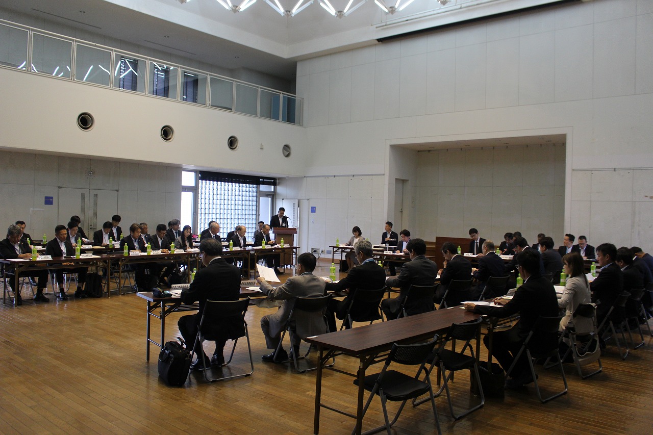 それぞれの総会で26年度事業計画などの議案を承認した