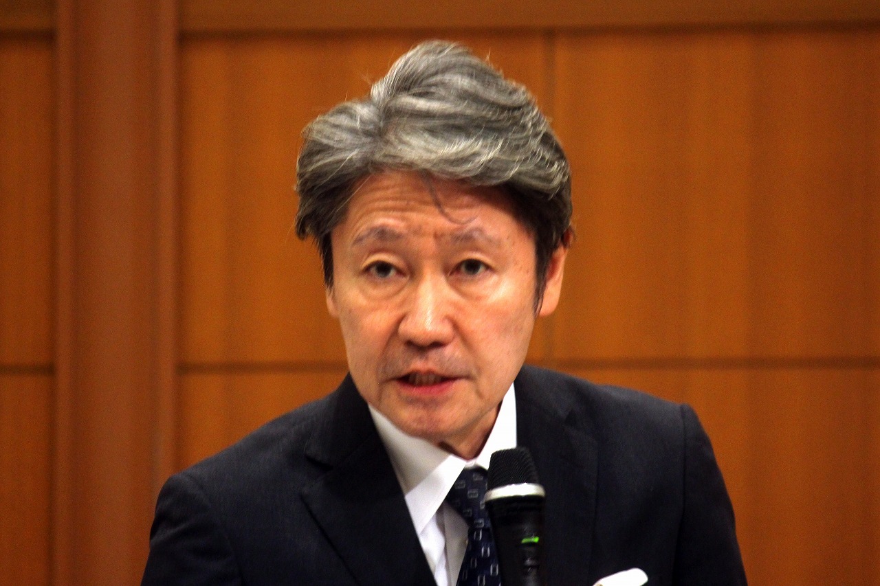 代表世話人に選任された前田会長