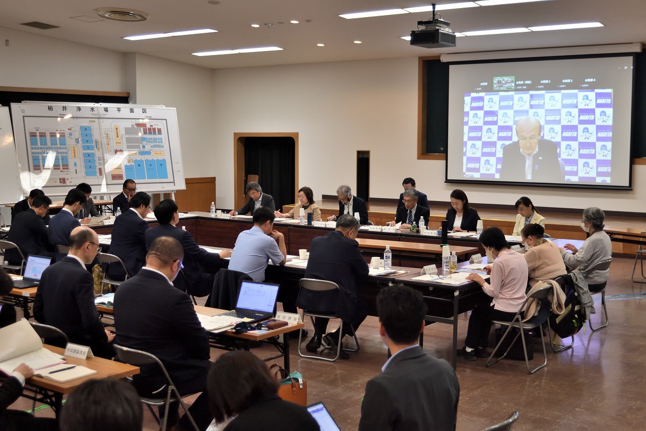 県営水道の財政収支見通しのローリング結果を報告した