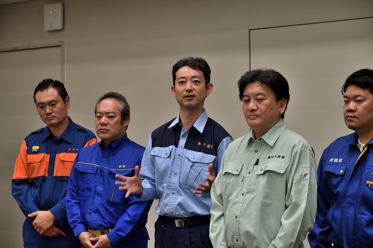 記者会見で発現する熊谷知事